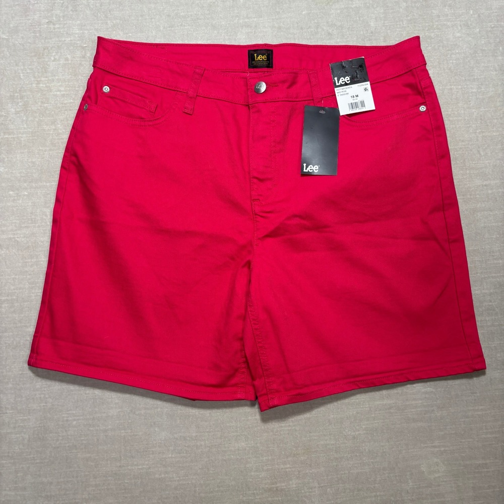 Lee Women Hot Magenta Mid Rise 5 Inch Inseam Shorts Size 18M‎